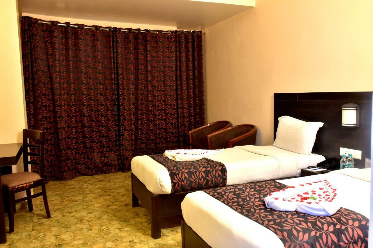 Hotel City Inn Varanasi Exteriör bild